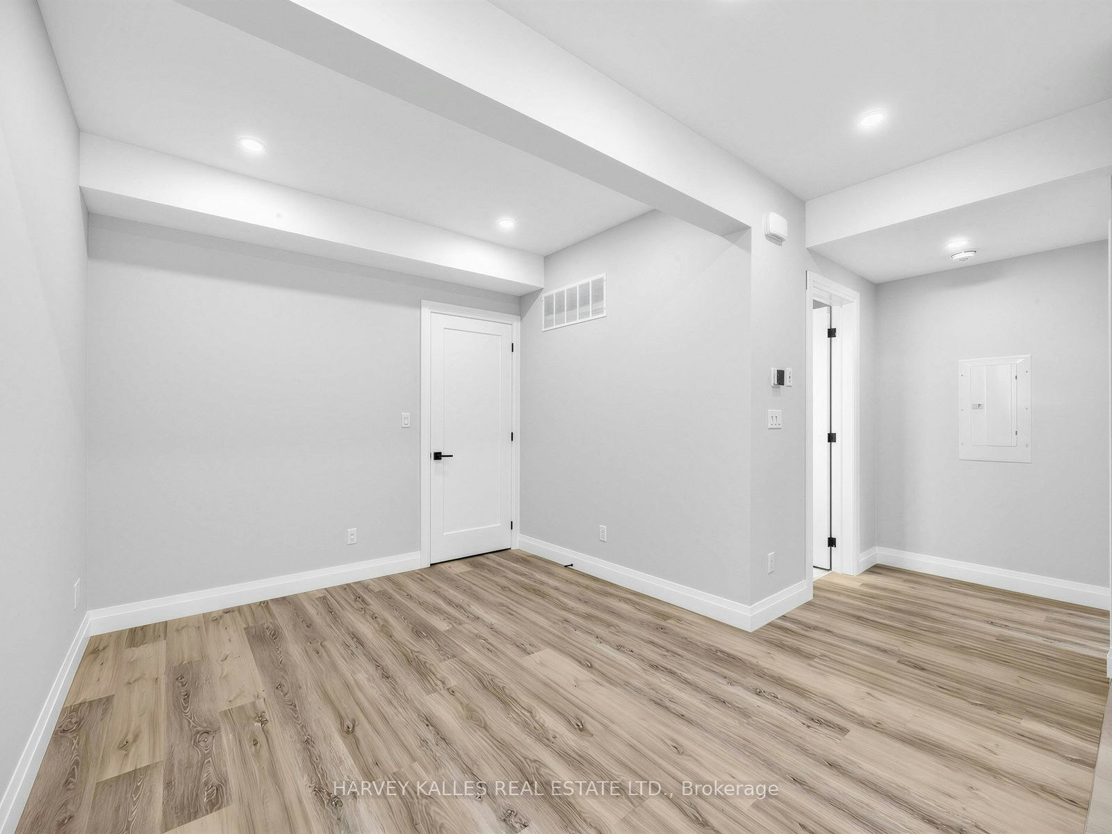 2-102 Shaver Avenue N, Toronto, ON, M9B 4N7 - 8