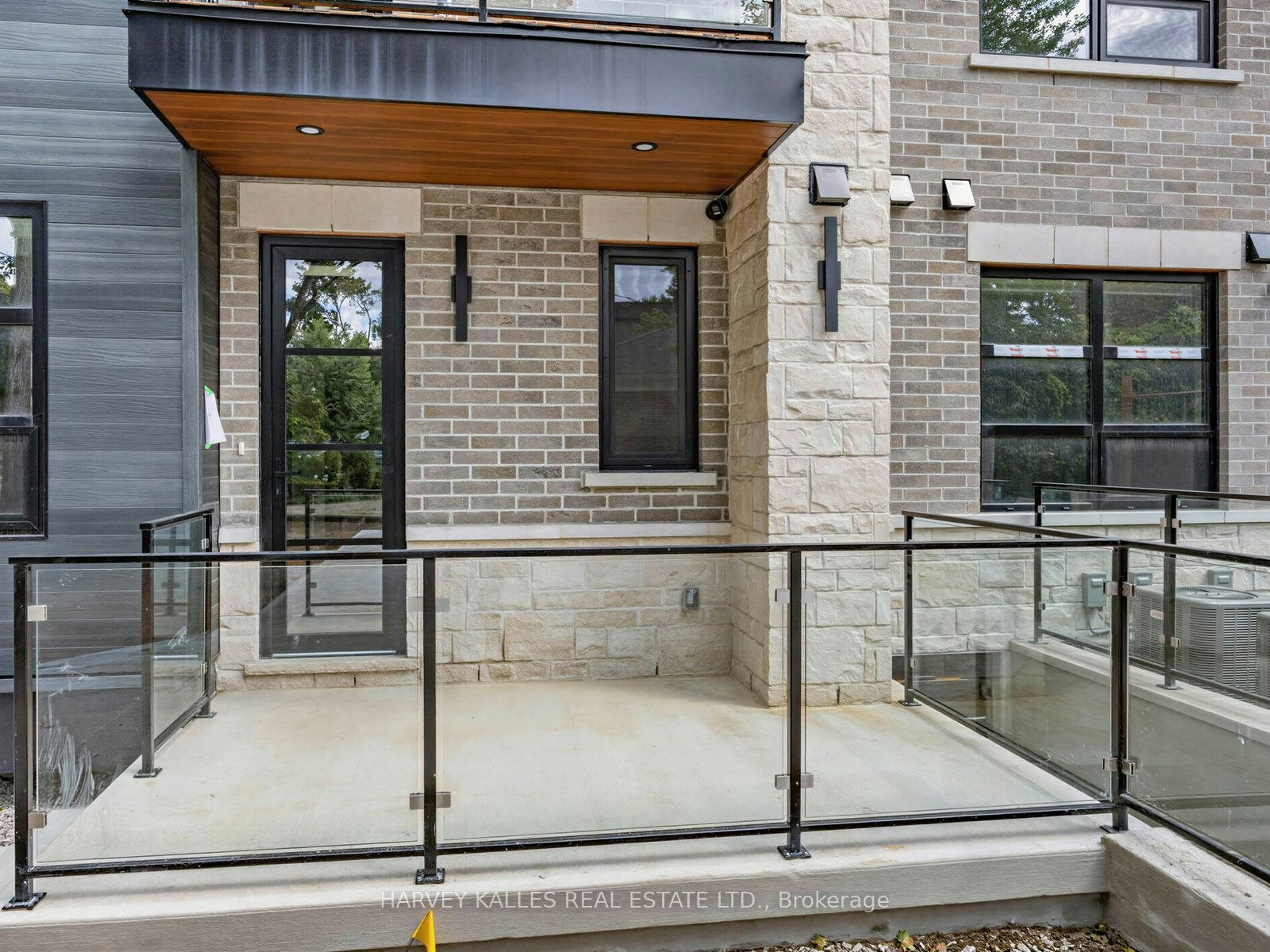 2-102 Shaver Avenue N, Toronto, ON, M9B 4N7 - 11