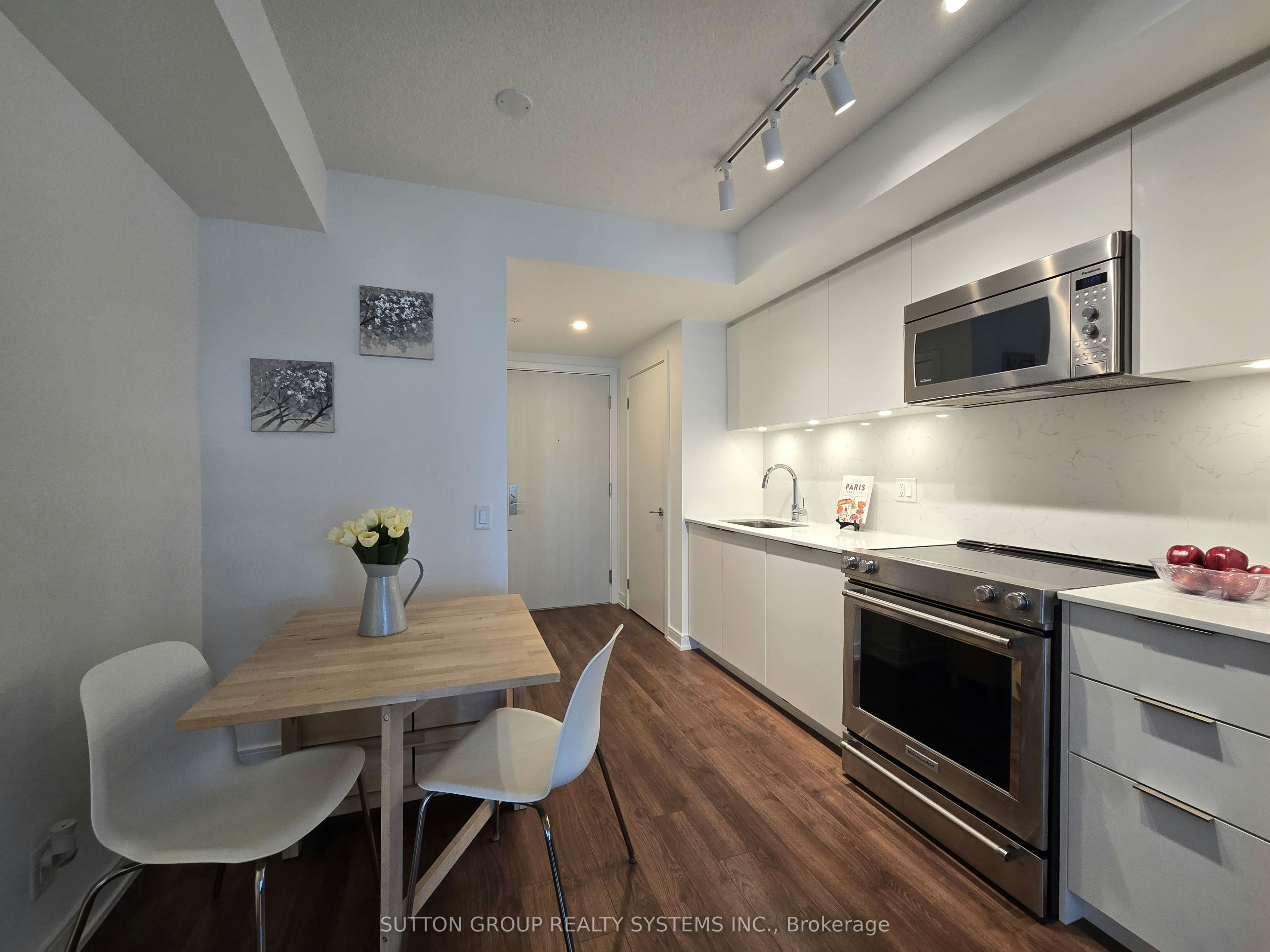 210-30 Samuel Wood Way, Toronto, ON, M9B 0C9 - 7