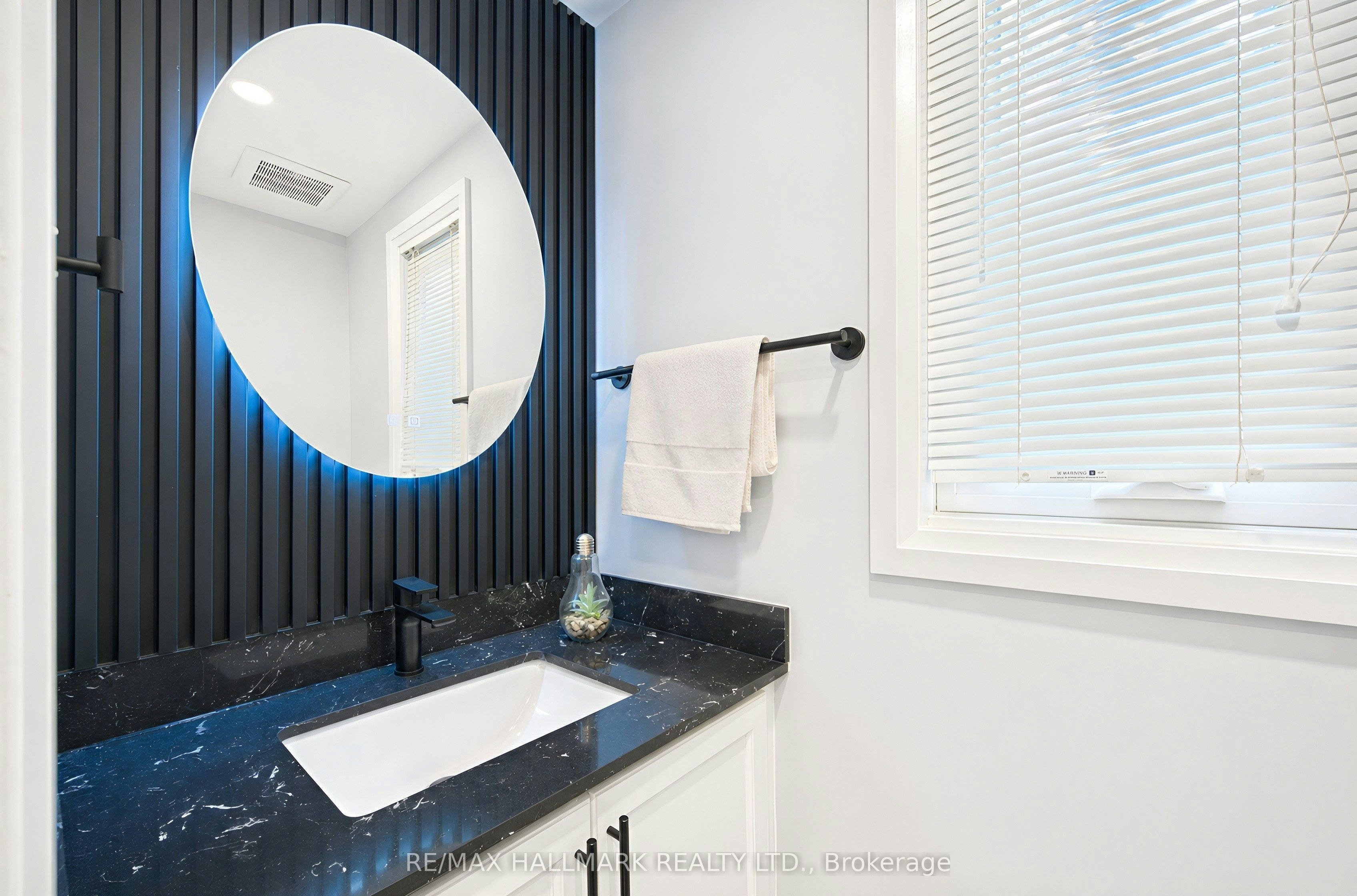 21 Penguin Lane, Brampton, ON, L6R 2C1 - 19