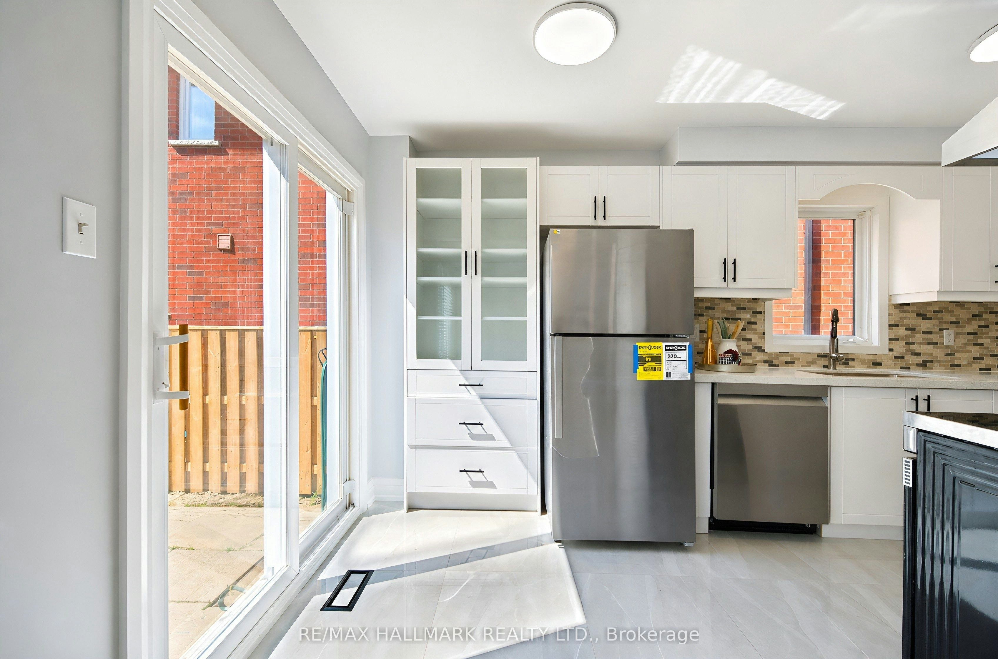 21 Penguin Lane, Brampton, ON, L6R 2C1 - 18