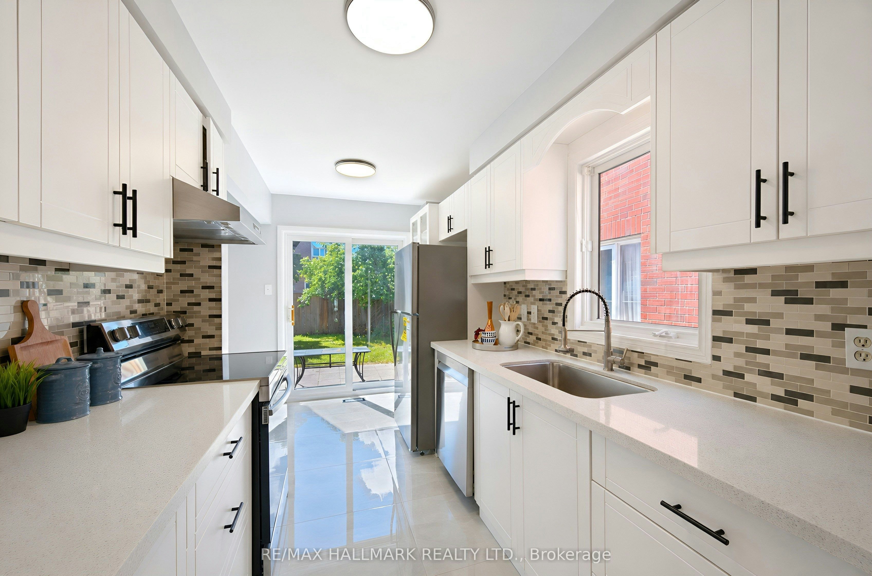 21 Penguin Lane, Brampton, ON, L6R 2C1 - 15