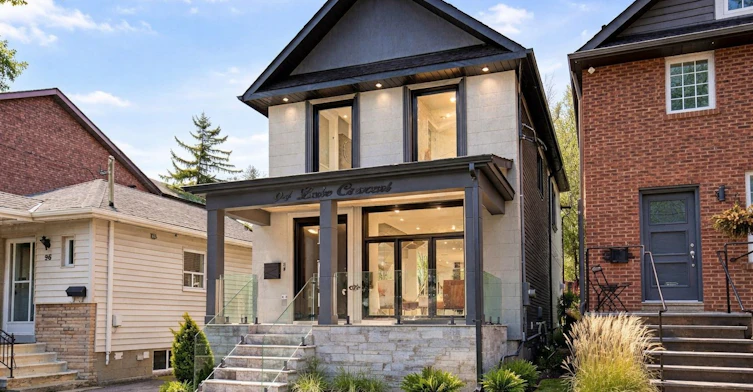 94 Lake Crescent, Toronto, ON, M8V 1W1
