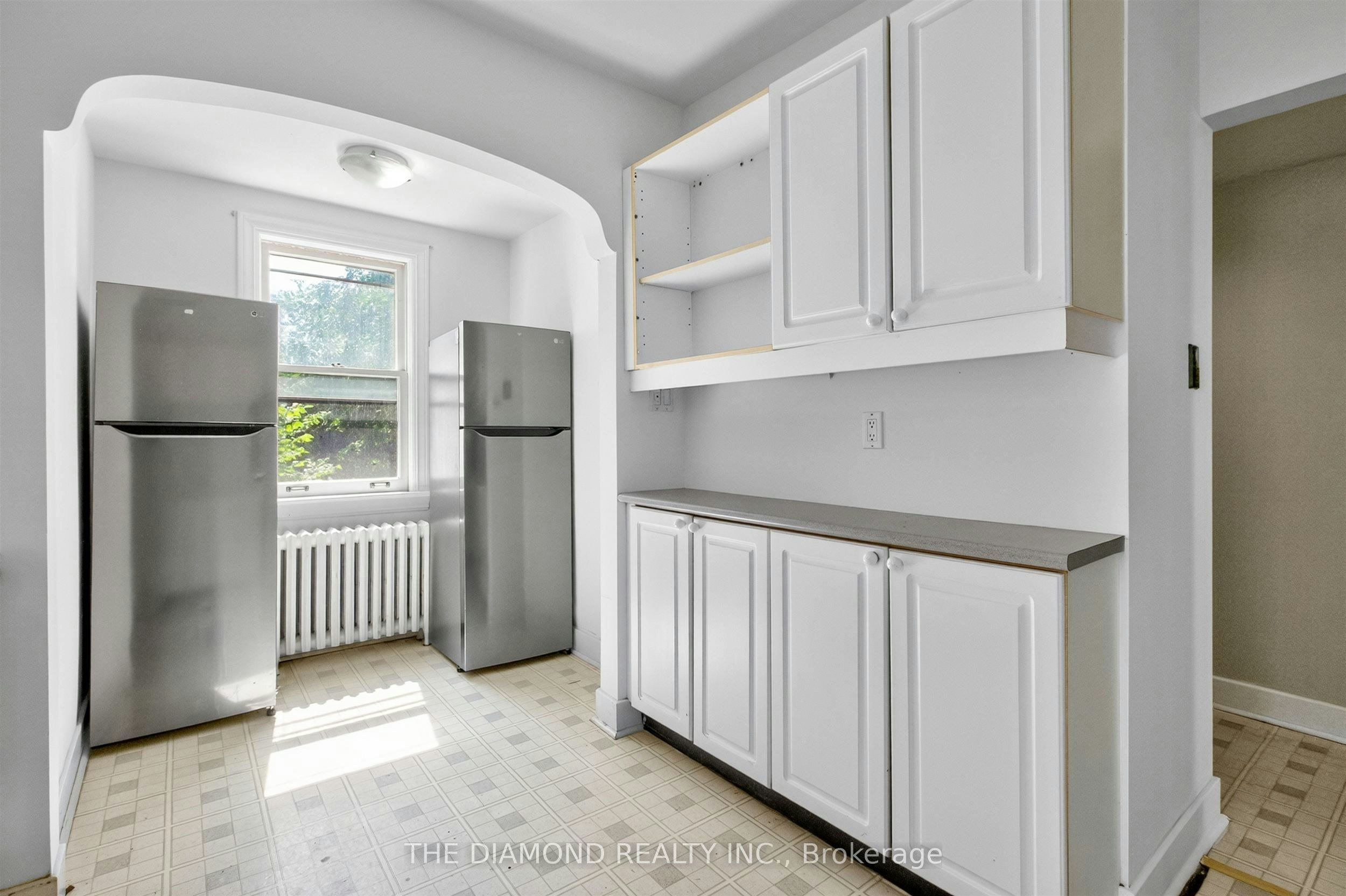 3925 Bloor Street W, Toronto, ON, M9B 1L8 - 8