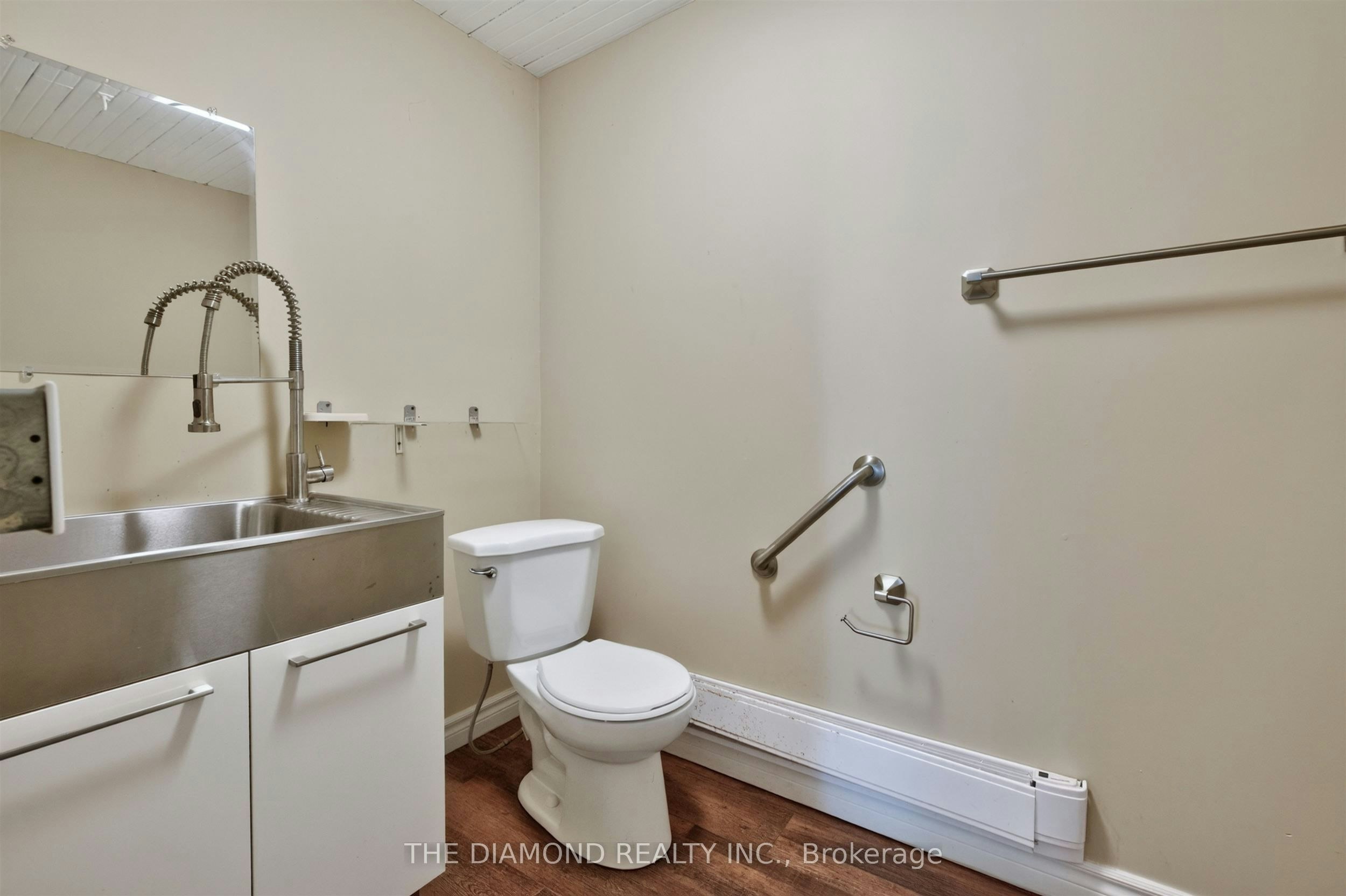 3925 Bloor Street W, Toronto, ON, M9B 1L8 - 10
