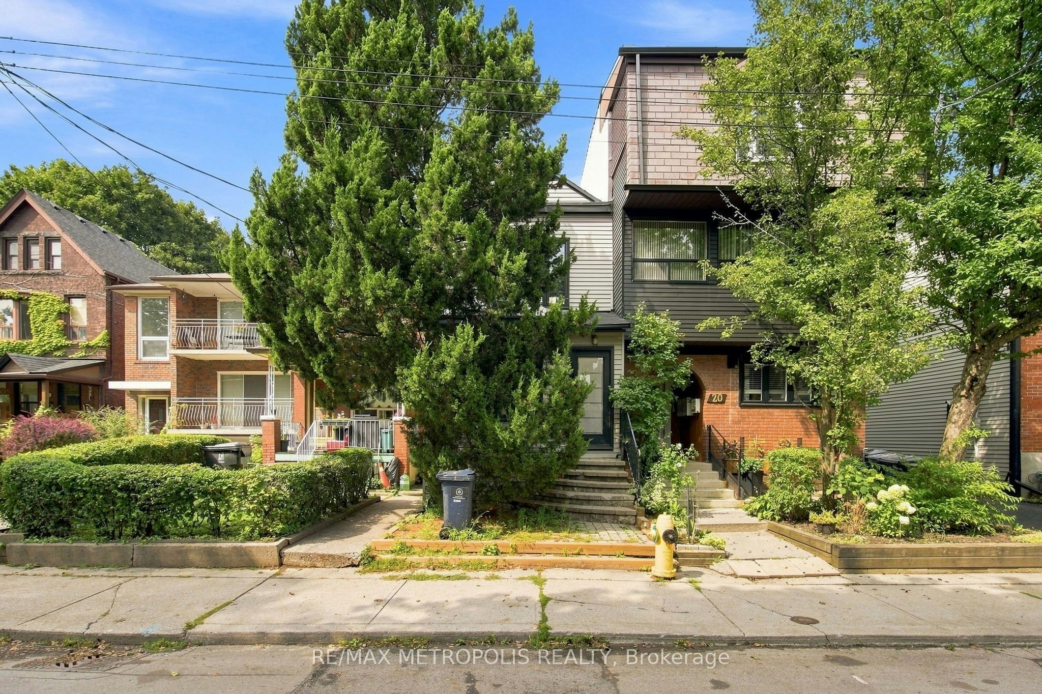 24 Marion Street, Toronto, ON, M6R 1E5