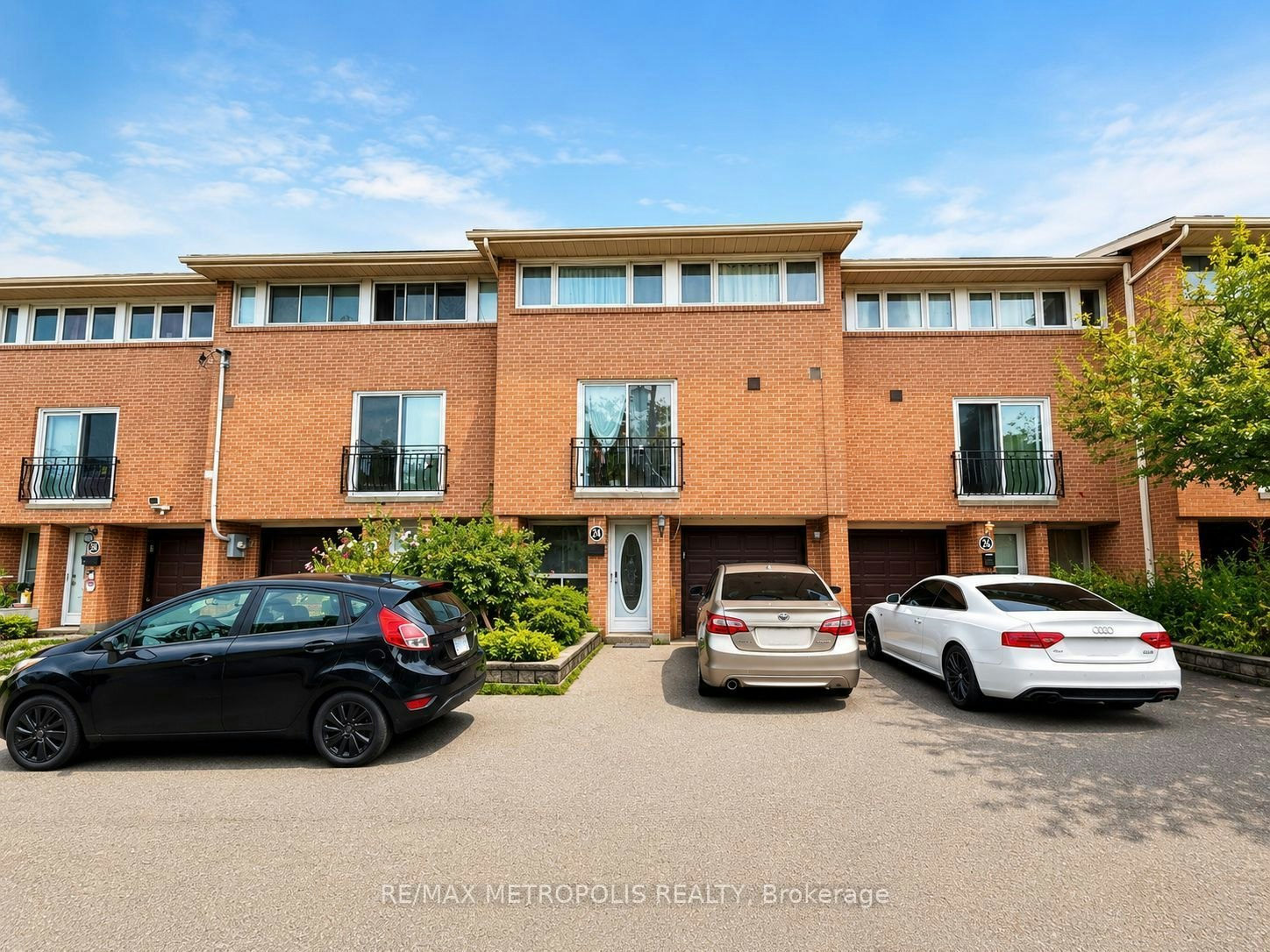 24 Enclave Mews, Toronto, ON, M3M 3J6