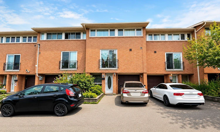 24 Enclave Mews