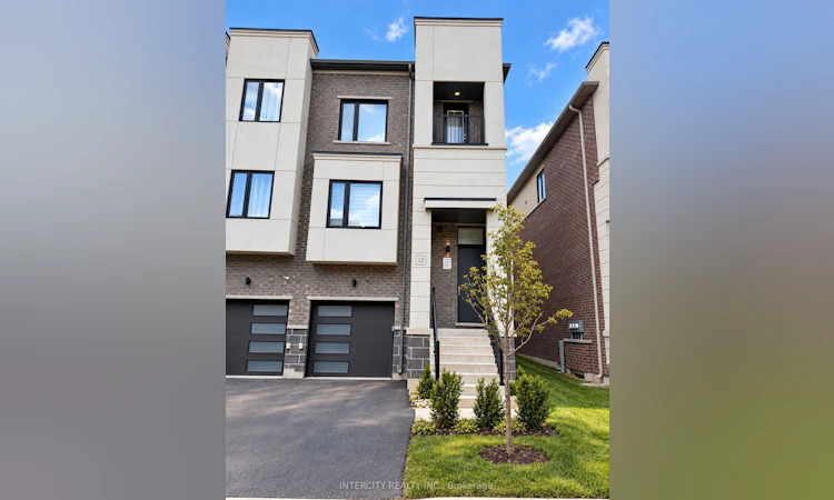 12 Heathrow Lane
