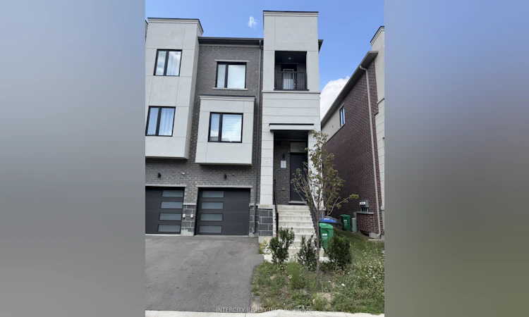 12 Heathrow Lane