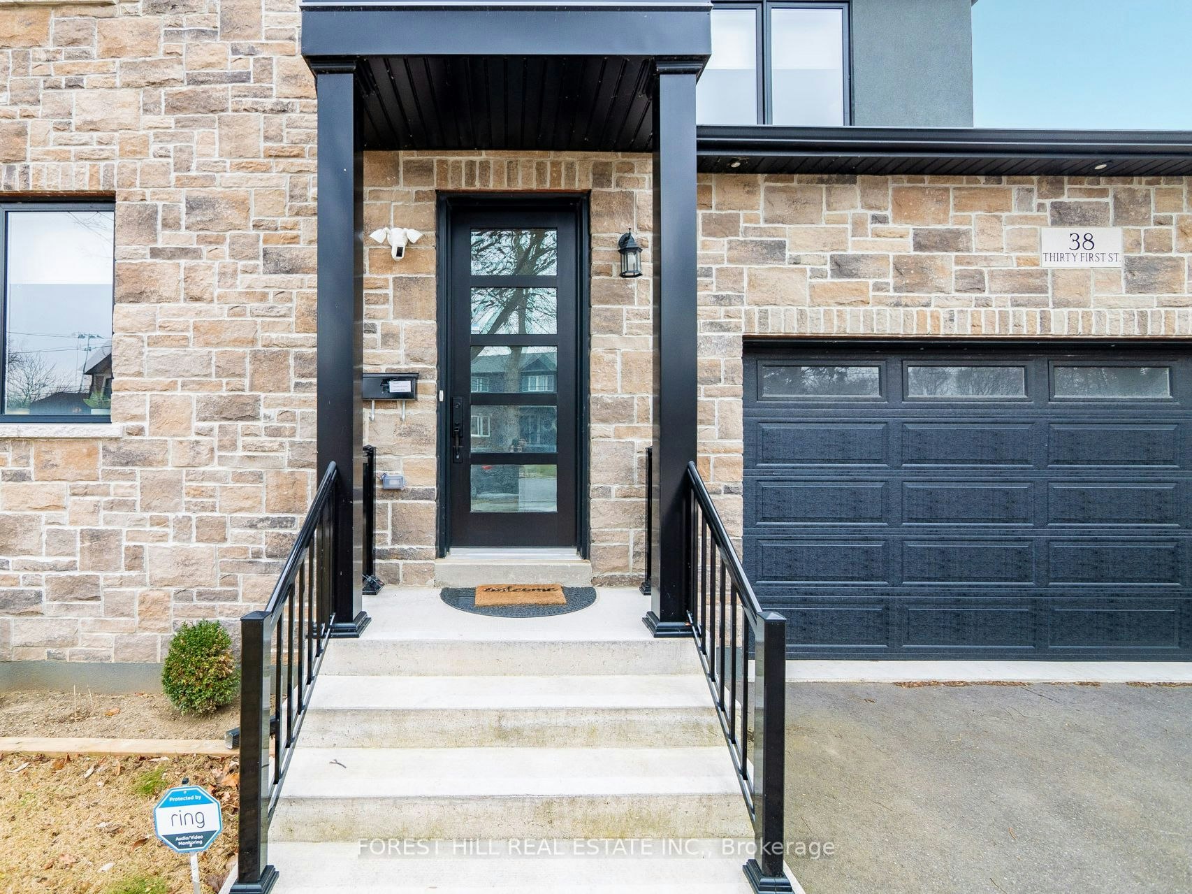 38 Thirty First Street, Toronto, ON, M8W 3E9 - 2