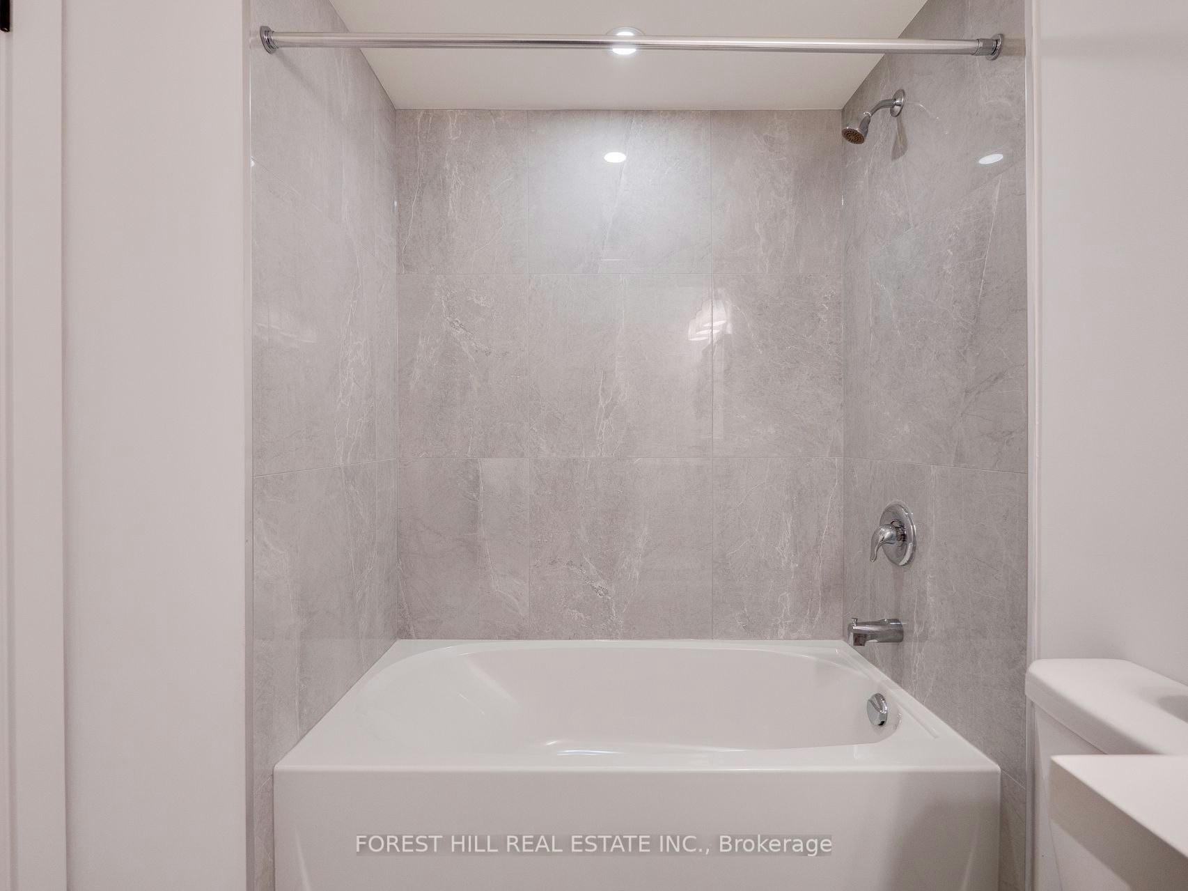 38 Thirty First Street, Toronto, ON, M8W 3E9 - 30