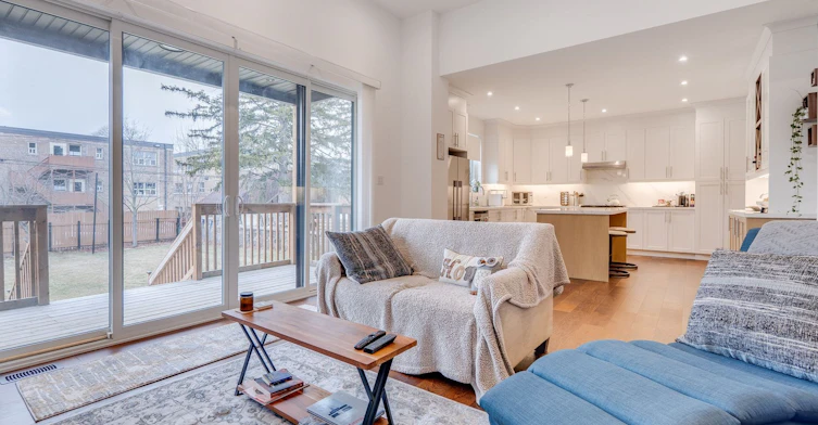 38 Thirty First Street, Toronto, ON, M8W 3E9 - 10