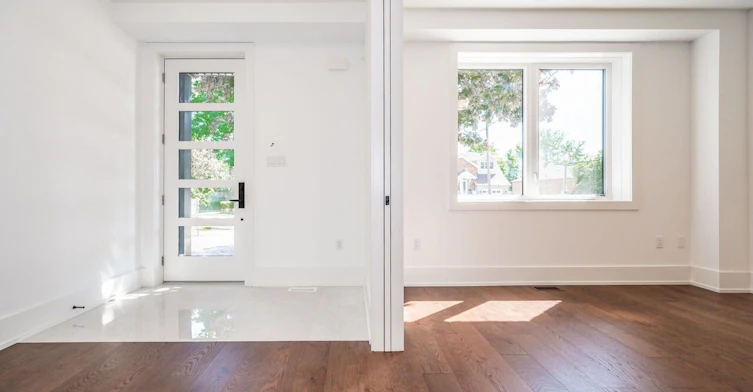 38 Thirty First Street, Toronto, ON, M8W 3E9 - 3