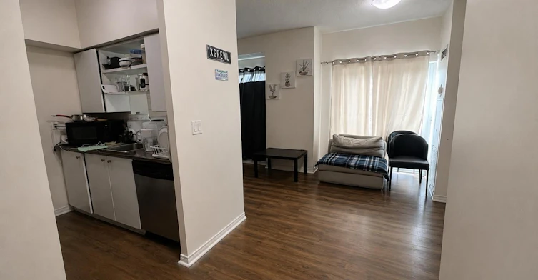 307-215 Queen Street E, Brampton, ON, L6W 0A9 - 2