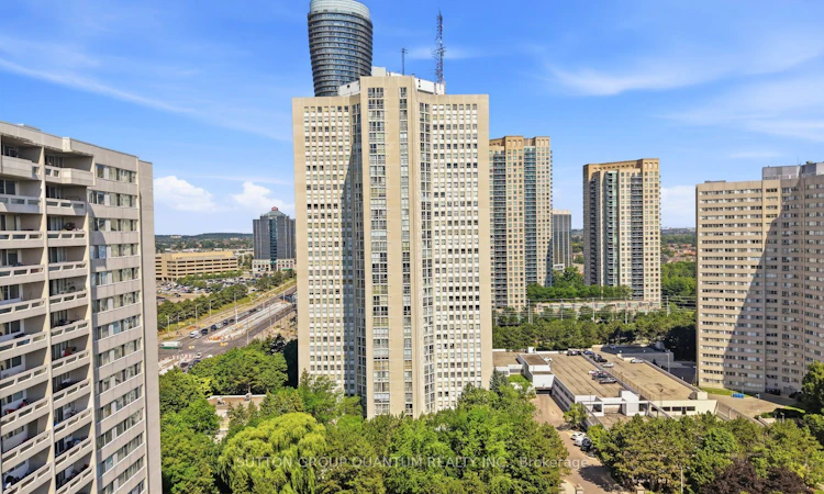 304-3650 Kaneff Crescent