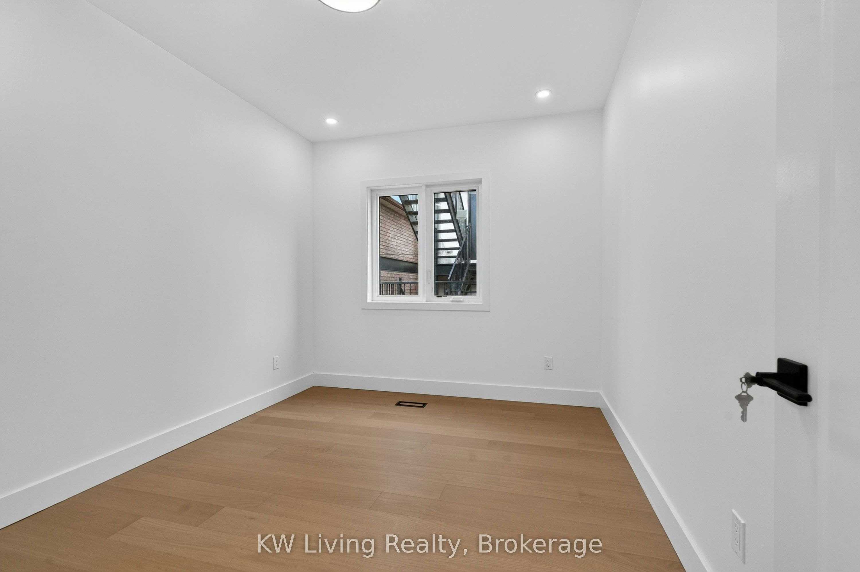 Garden Suite-6 Kirknewton Road, Toronto, ON, M6E 3Y1 - 26