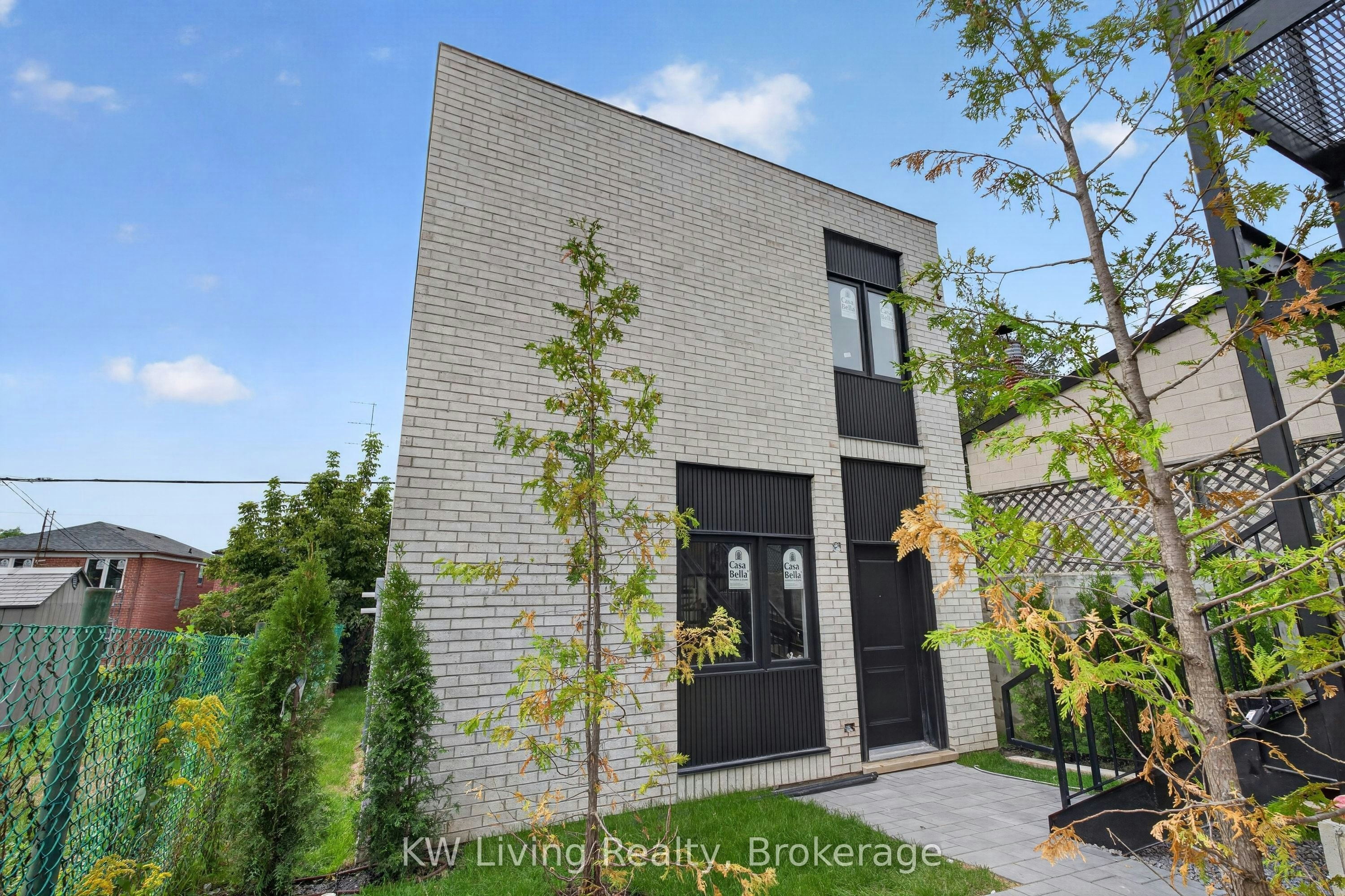 Garden Suite-6 Kirknewton Road, Toronto, ON, M6E 3Y1