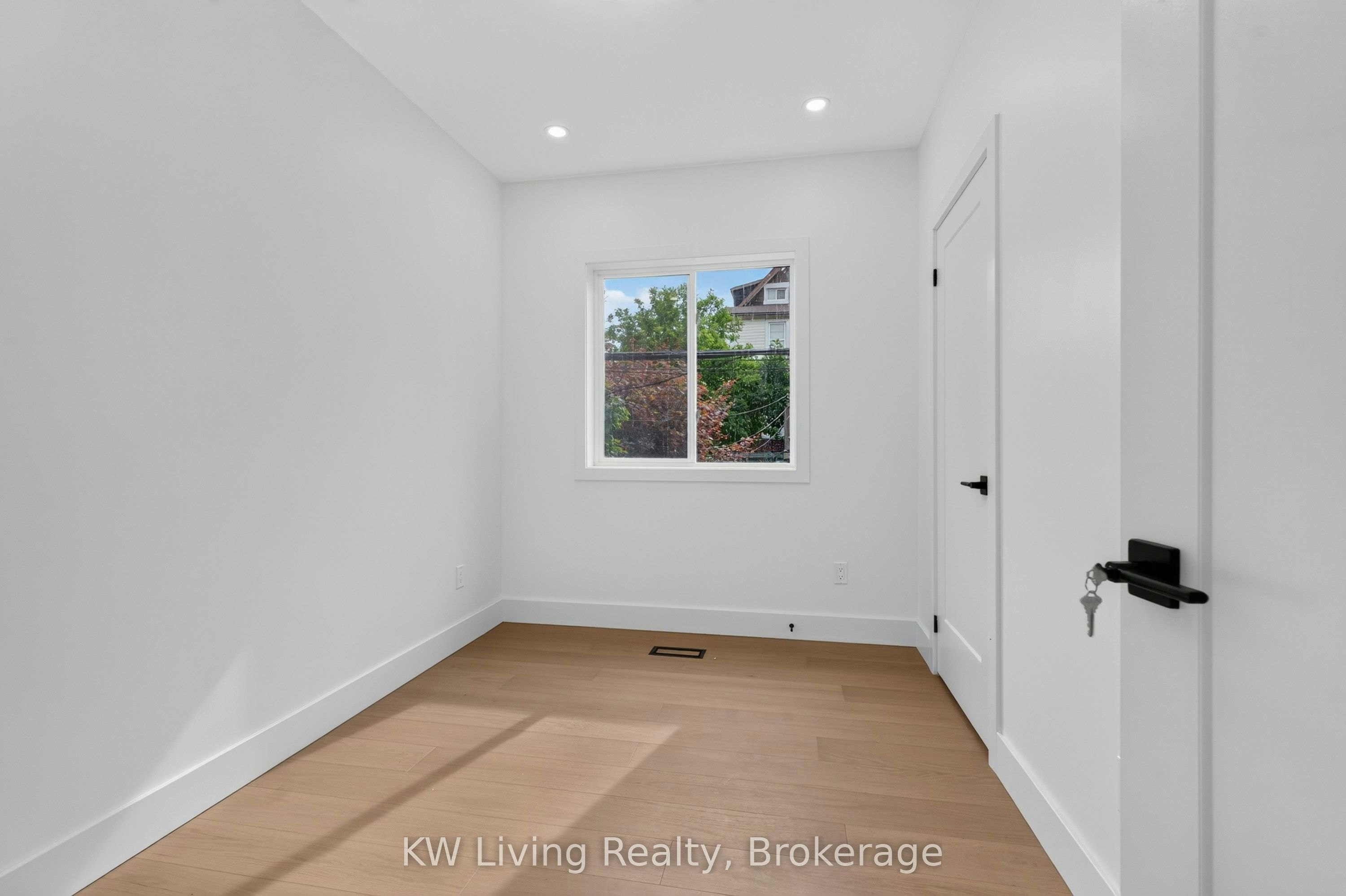 Garden Suite-6 Kirknewton Road, Toronto, ON, M6E 3Y1 - 23