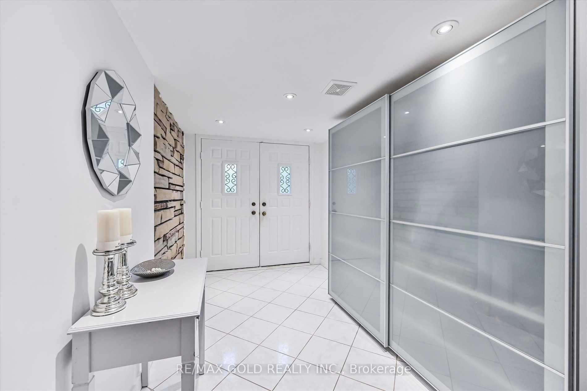 Main + Office-41 Brookland Drive, Brampton, ON, L6T 2M6 - 3