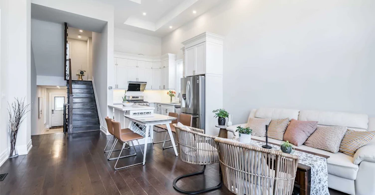14A Gort Avenue, Toronto, ON, M8W 3Y5 - 8
