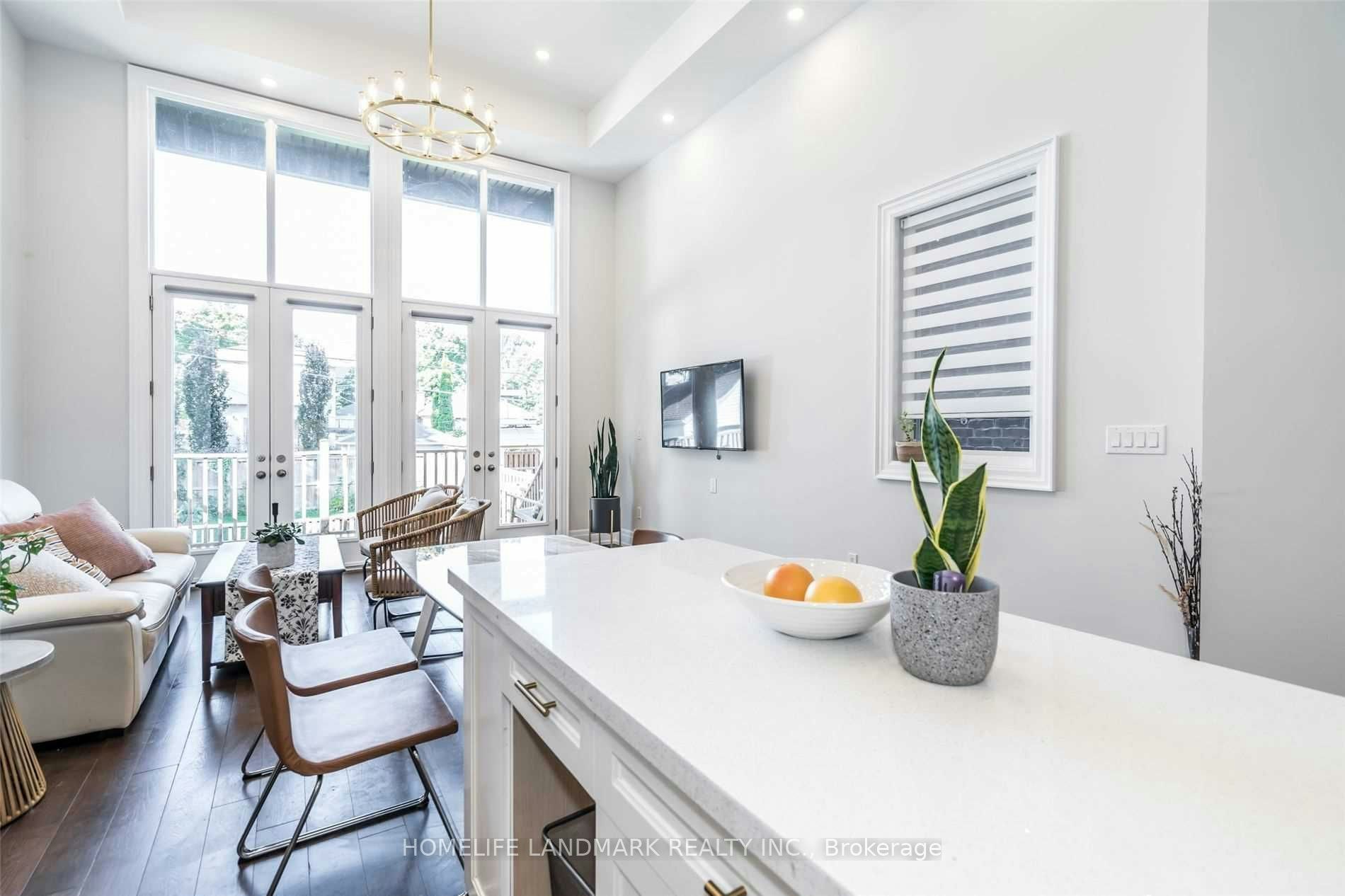 14A Gort Avenue, Toronto, ON, M8W 3Y5 - 10