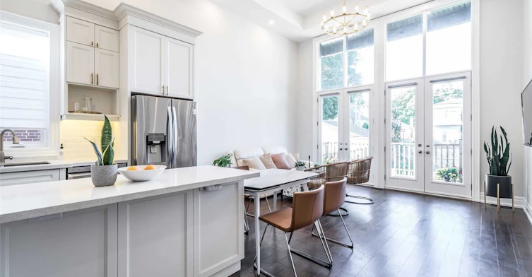 14A Gort Avenue, Toronto, ON, M8W 3Y5 - 2