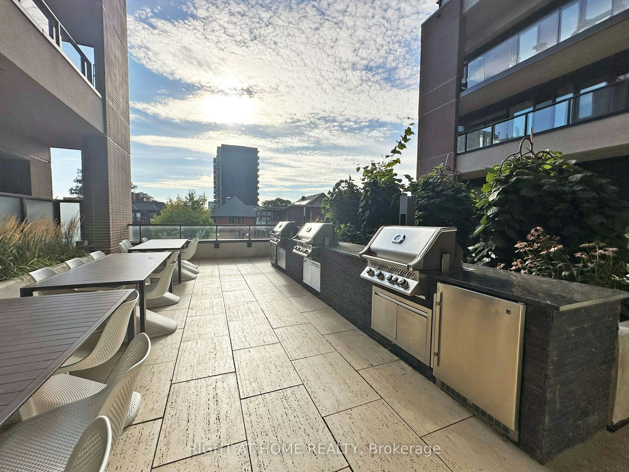 LPH12-270 Dufferin Street, Toronto, ON, M6K 0H8 - 16