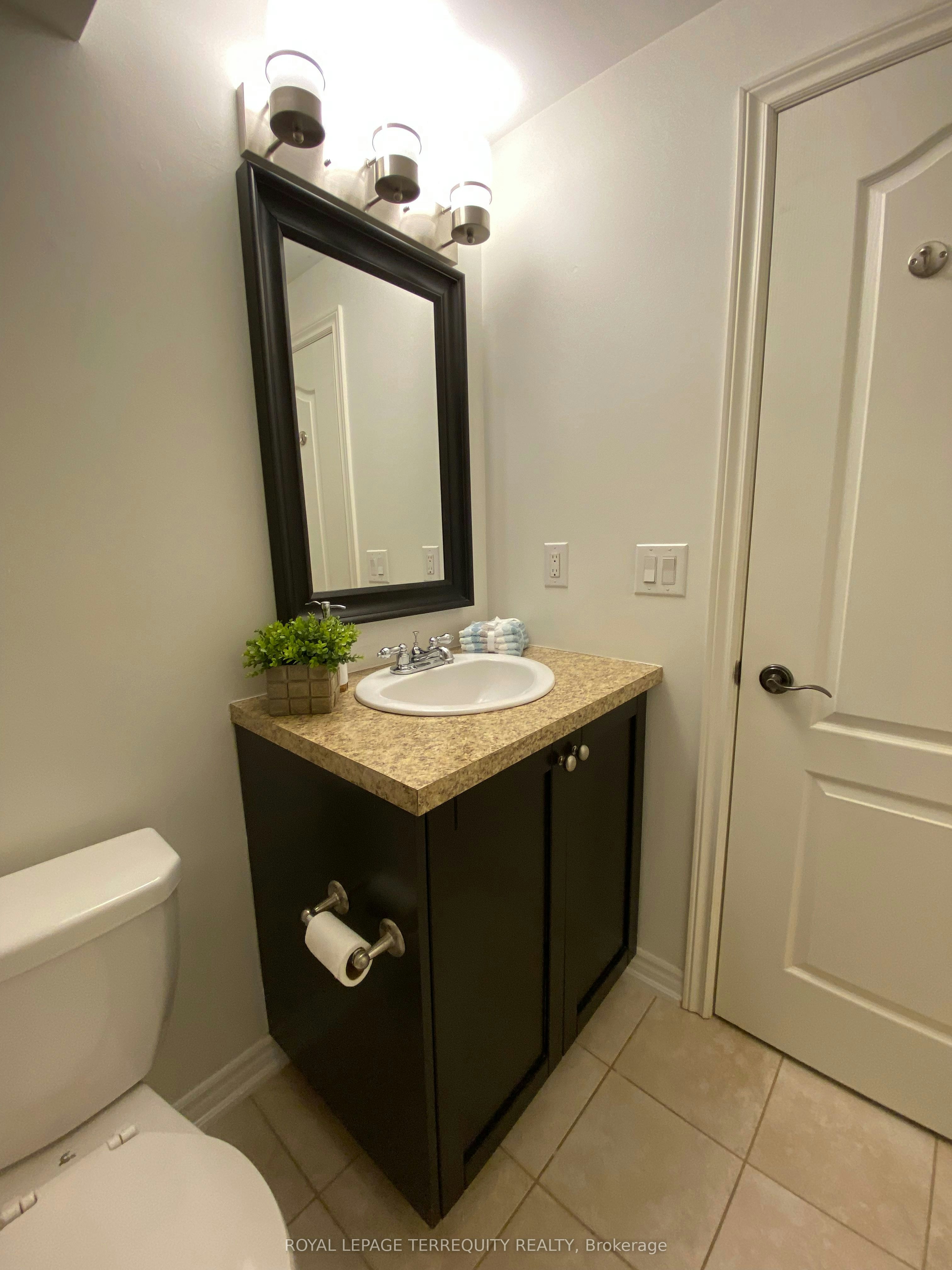 Lower-20B Lunness Road, Toronto, ON, M8W 4M3 - 25