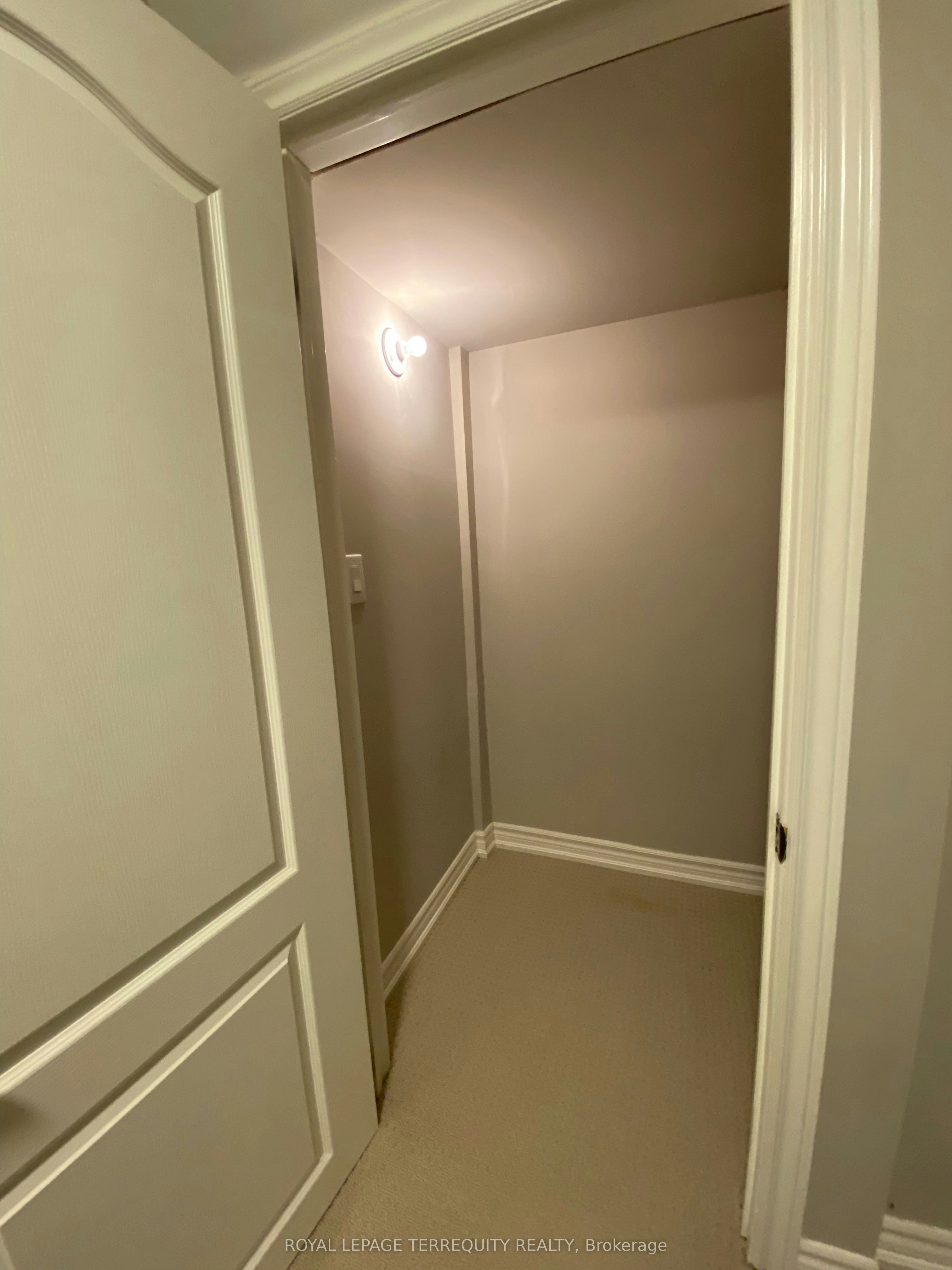 Lower-20B Lunness Road, Toronto, ON, M8W 4M3 - 9