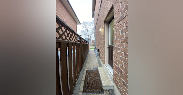 Lower-20B Lunness Road, Toronto, ON, M8W 4M3 - 4