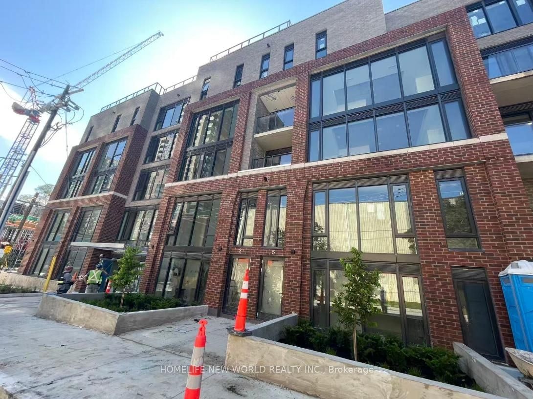102-1 Vine Avenue, Toronto, ON, M6P 0C8