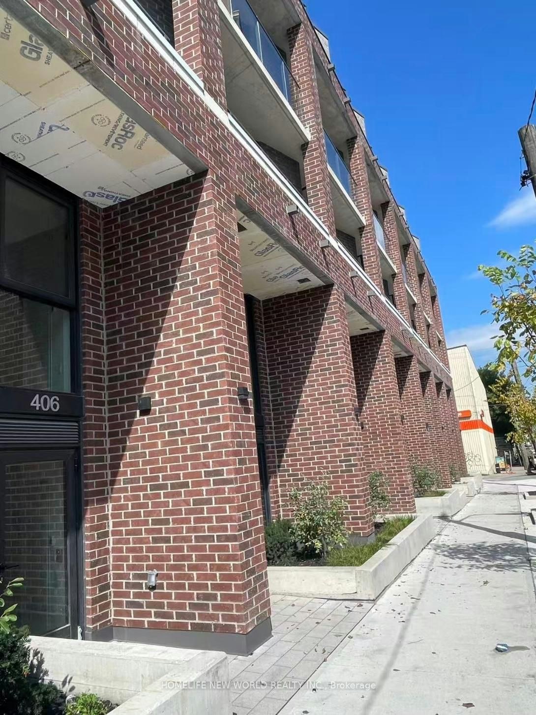 102-1 Vine Avenue, Toronto, ON, M6P 0C8 - 7