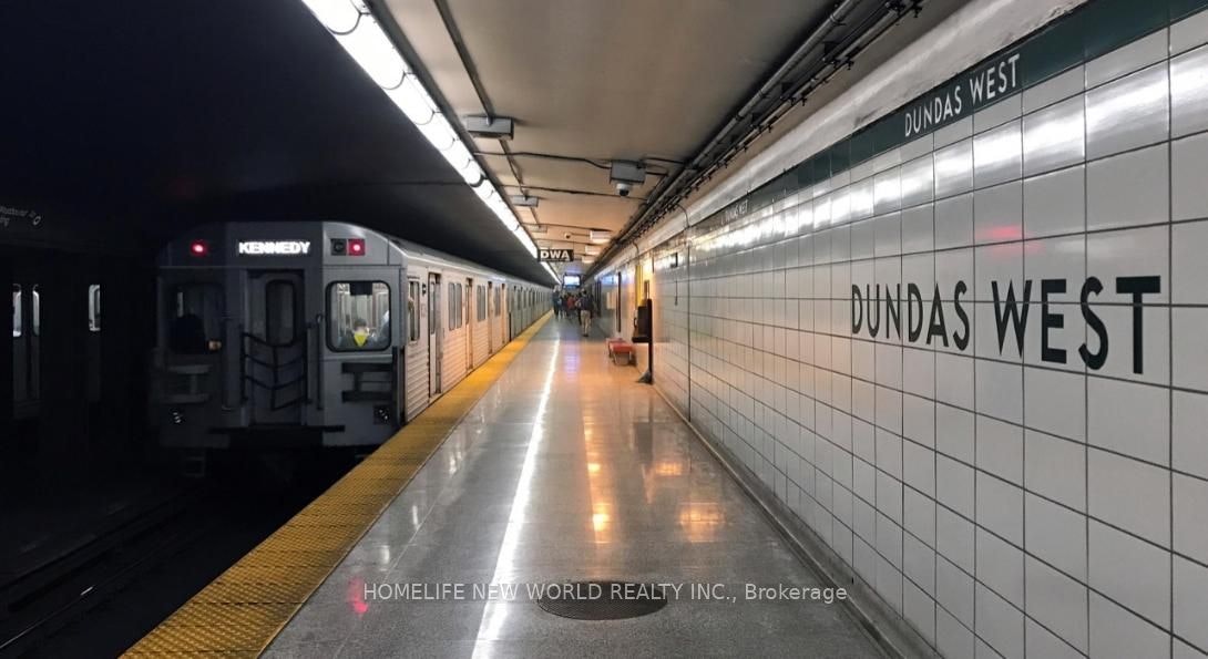 102-1 Vine Avenue, Toronto, ON, M6P 0C8 - 12