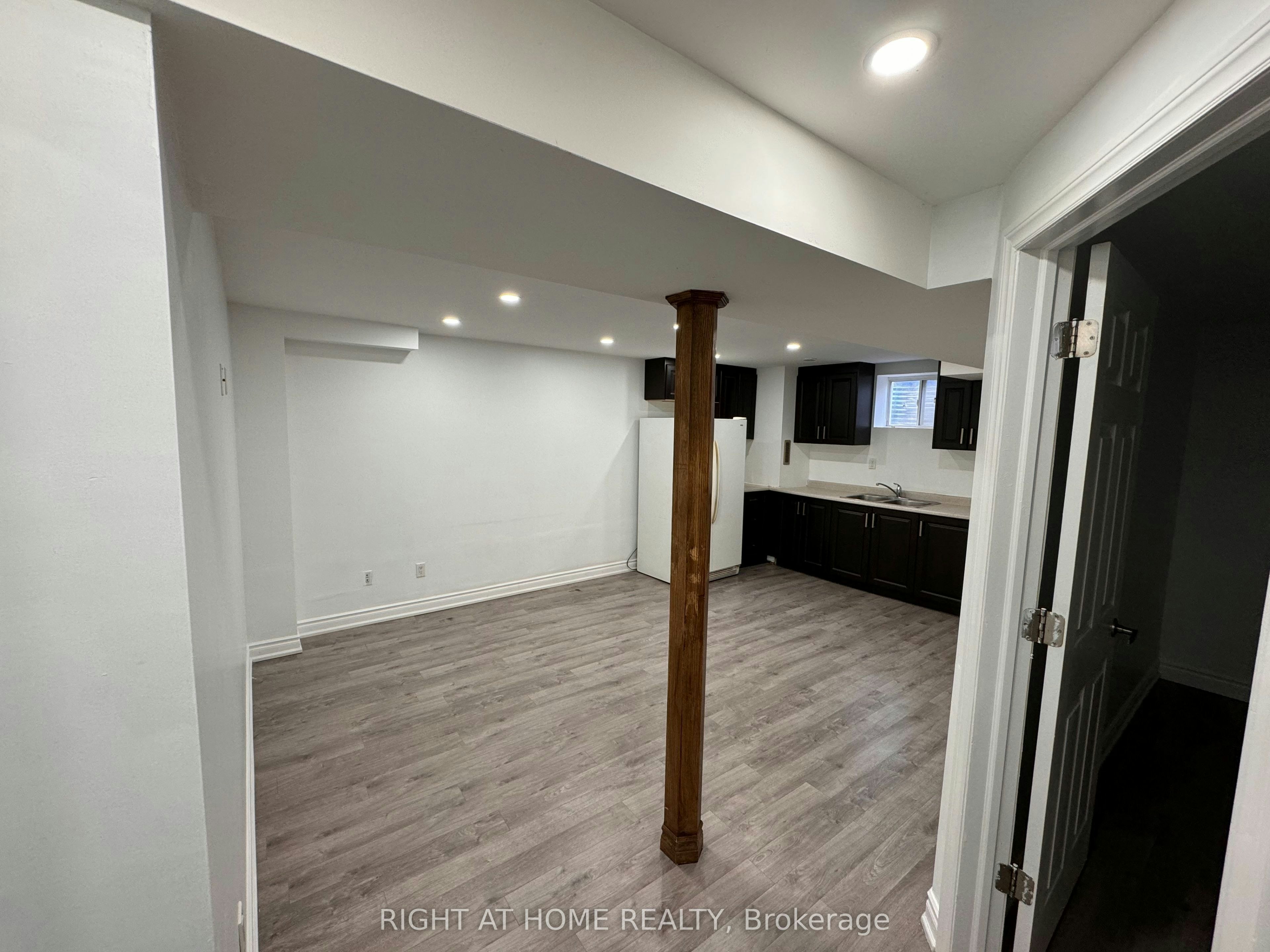 898 Philbrook Drive, Milton, ON, L9T 5A5 - 4