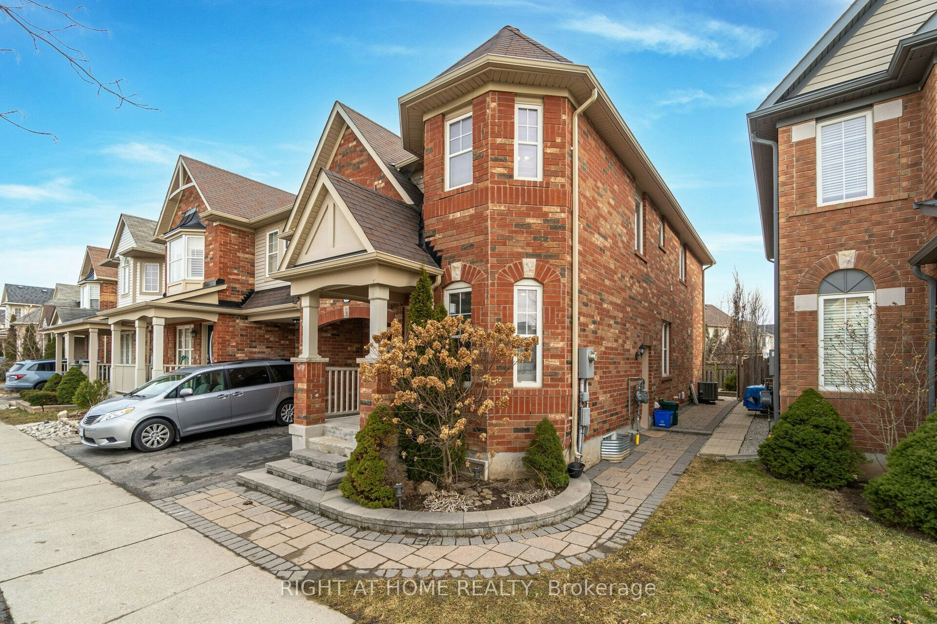 898 Philbrook Drive, Milton, ON, L9T 5A5 - 2