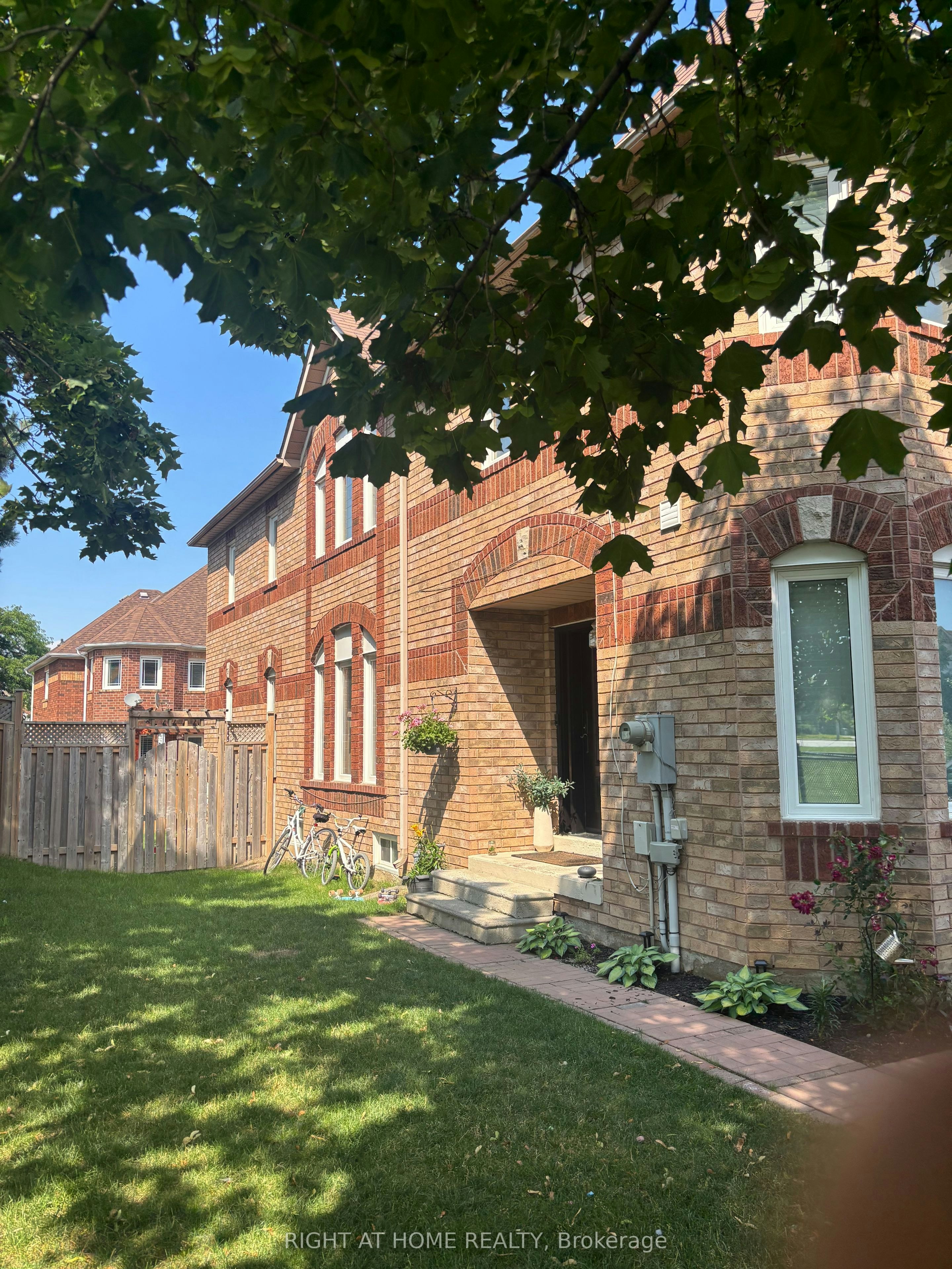 6985 Dunnview Court, Mississauga, ON, L5N 7E4 - 5