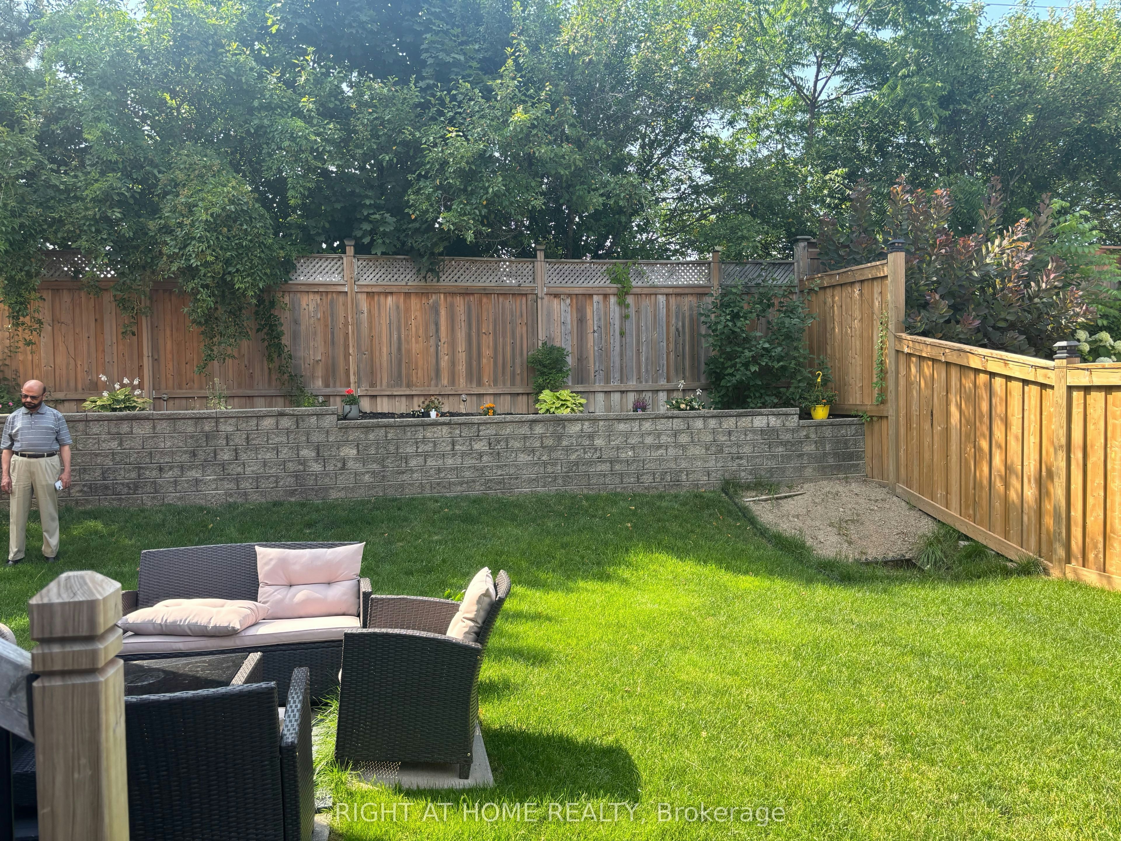 6985 Dunnview Court, Mississauga, ON, L5N 7E4 - 48