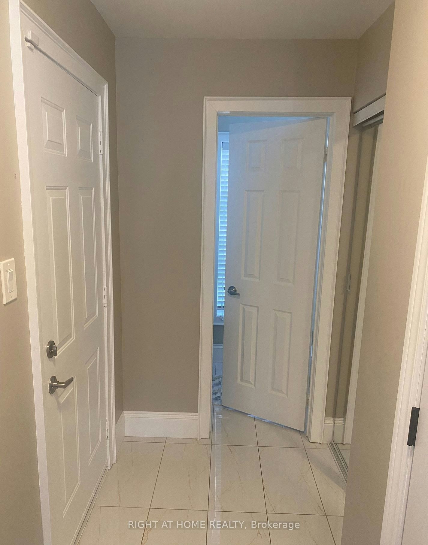 6985 Dunnview Court, Mississauga, ON, L5N 7E4 - 13