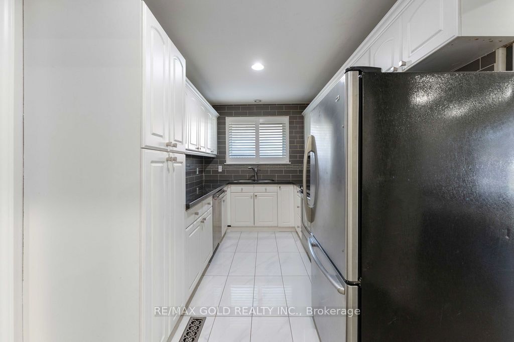 44 Wilton Drive, Brampton, ON, L6W 3A1 - 8