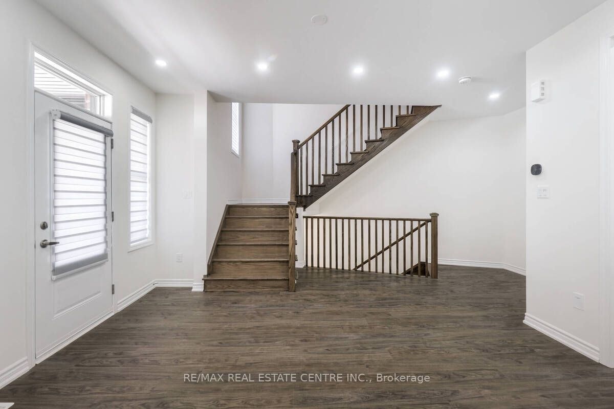 975 Whitlock Avenue, Milton, ON, L9E 1S9 - 4