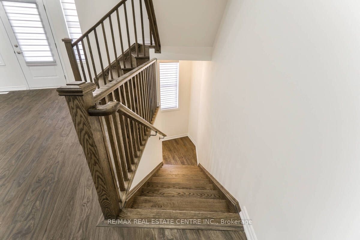975 Whitlock Avenue, Milton, ON, L9E 1S9 - 3