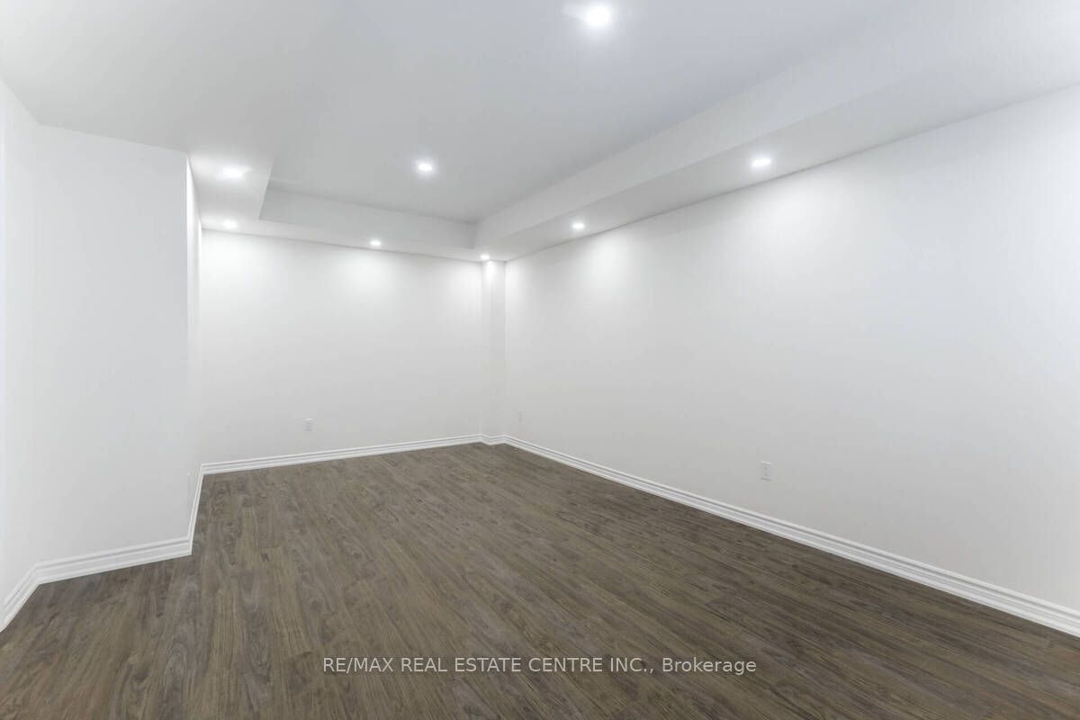 975 Whitlock Avenue, Milton, ON, L9E 1S9