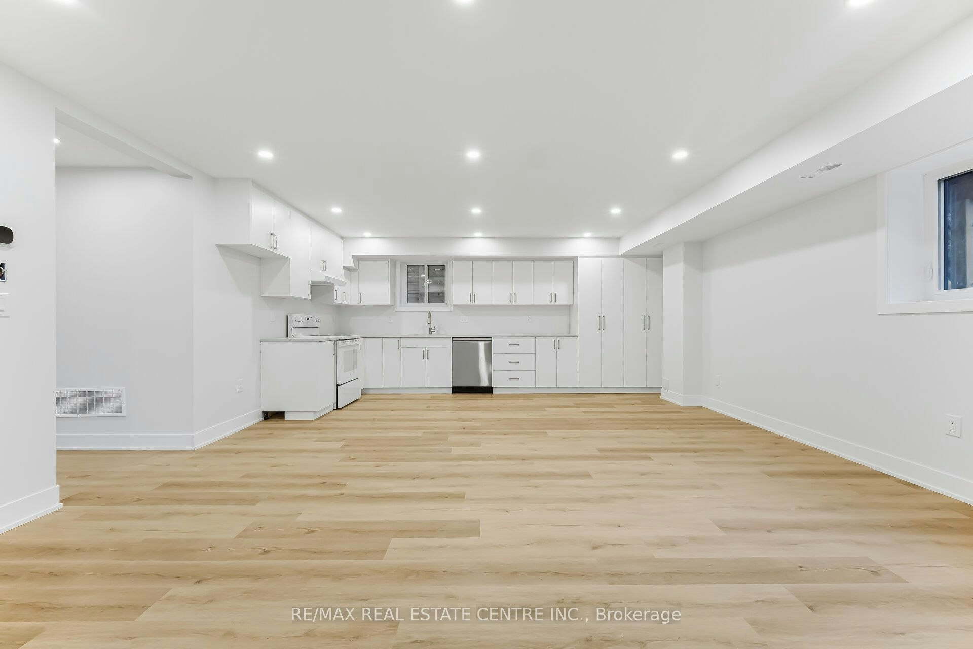 Basement-11 Bentley Drive, Toronto, ON, M8Z 3L9 - 8