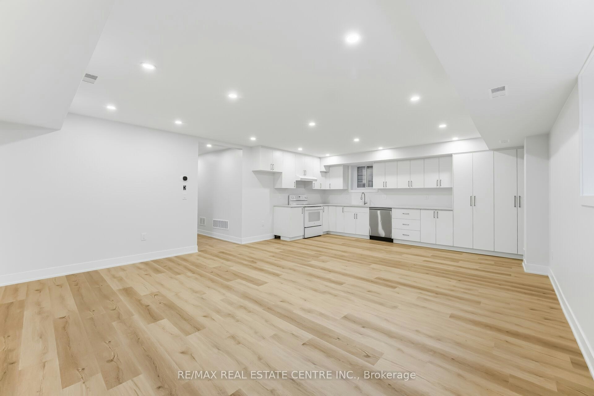 Basement-11 Bentley Drive, Toronto, ON, M8Z 3L9 - 10