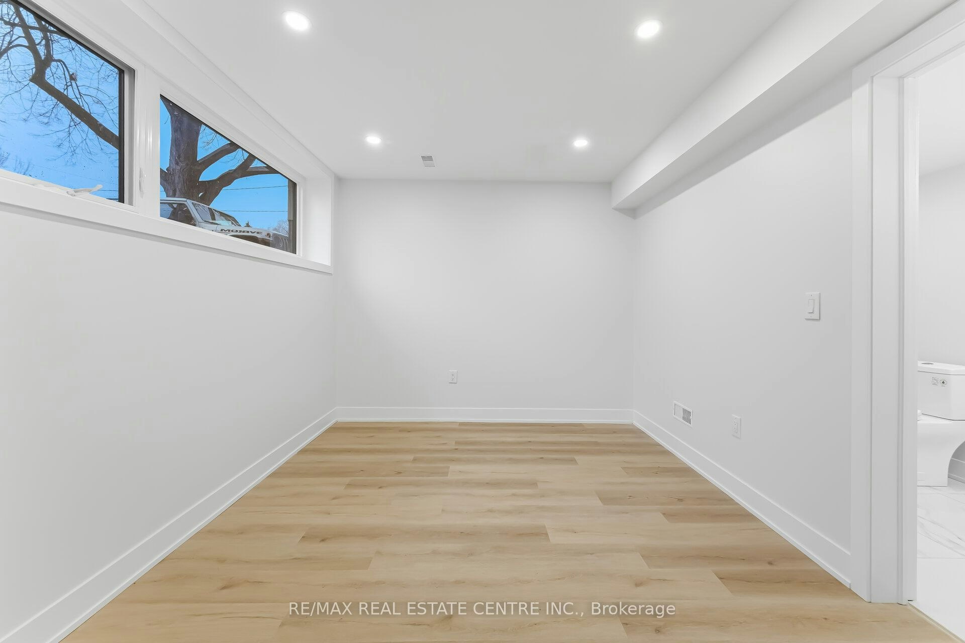 Basement-11 Bentley Drive, Toronto, ON, M8Z 3L9 - 19