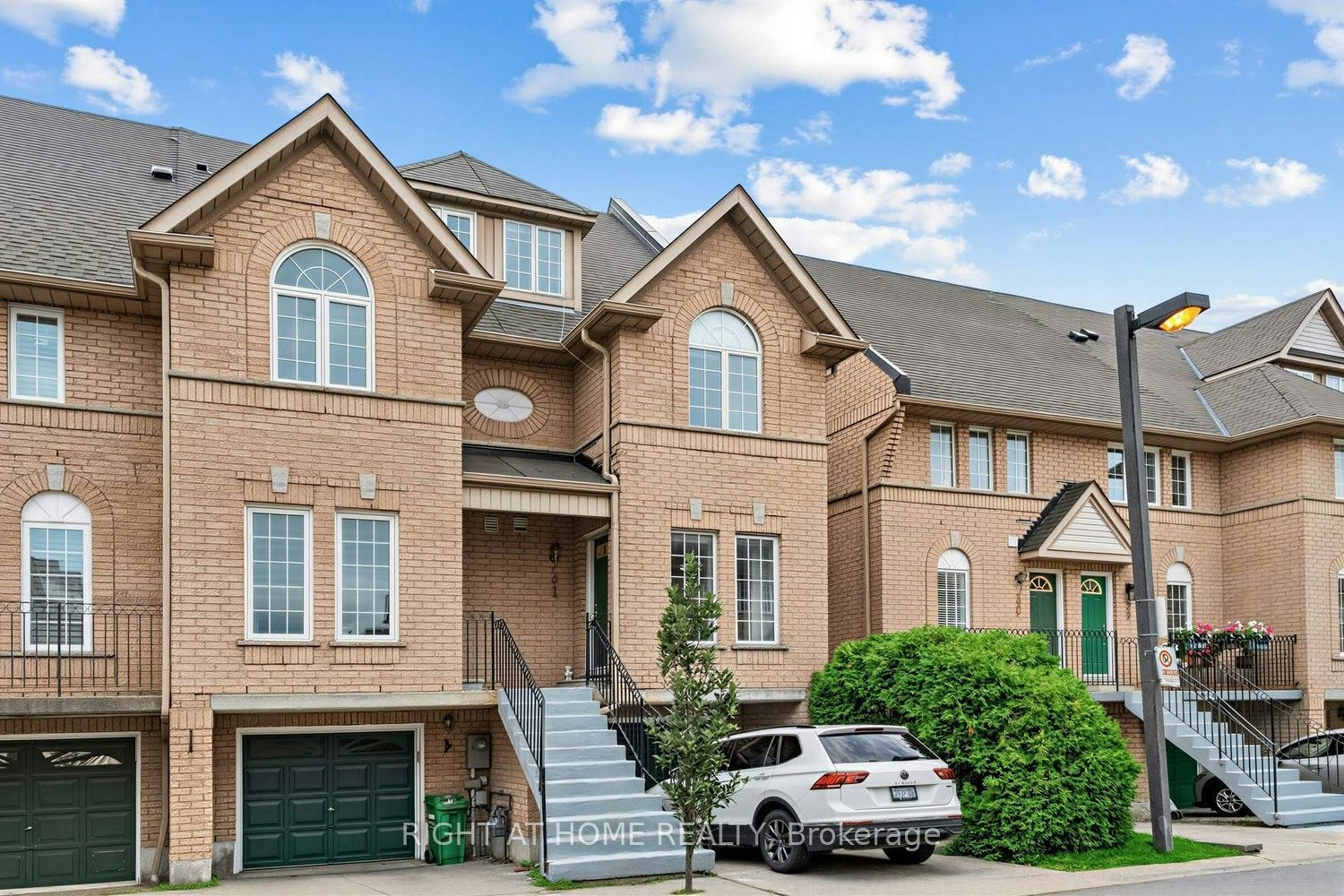 31-80 Strathaven Drive, Mississauga, ON, L5R 3V9 - 2