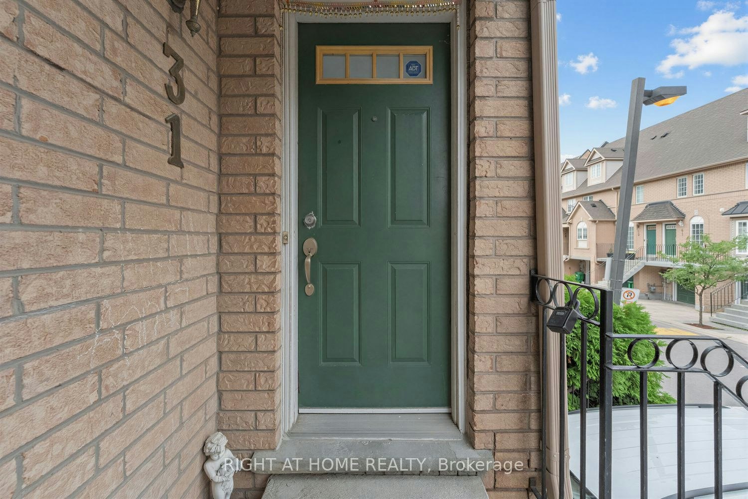 31-80 Strathaven Drive, Mississauga, ON, L5R 3V9 - 3