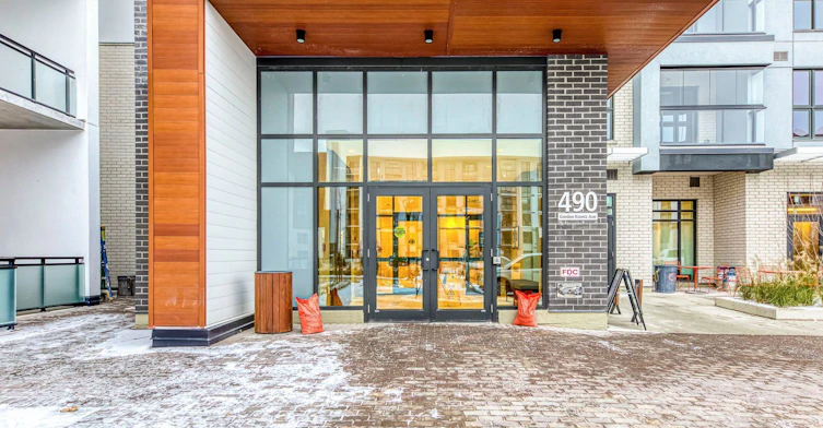 206-490 Gordon Krantz Avenue, Milton, ON, L9E 1Z5 - 2