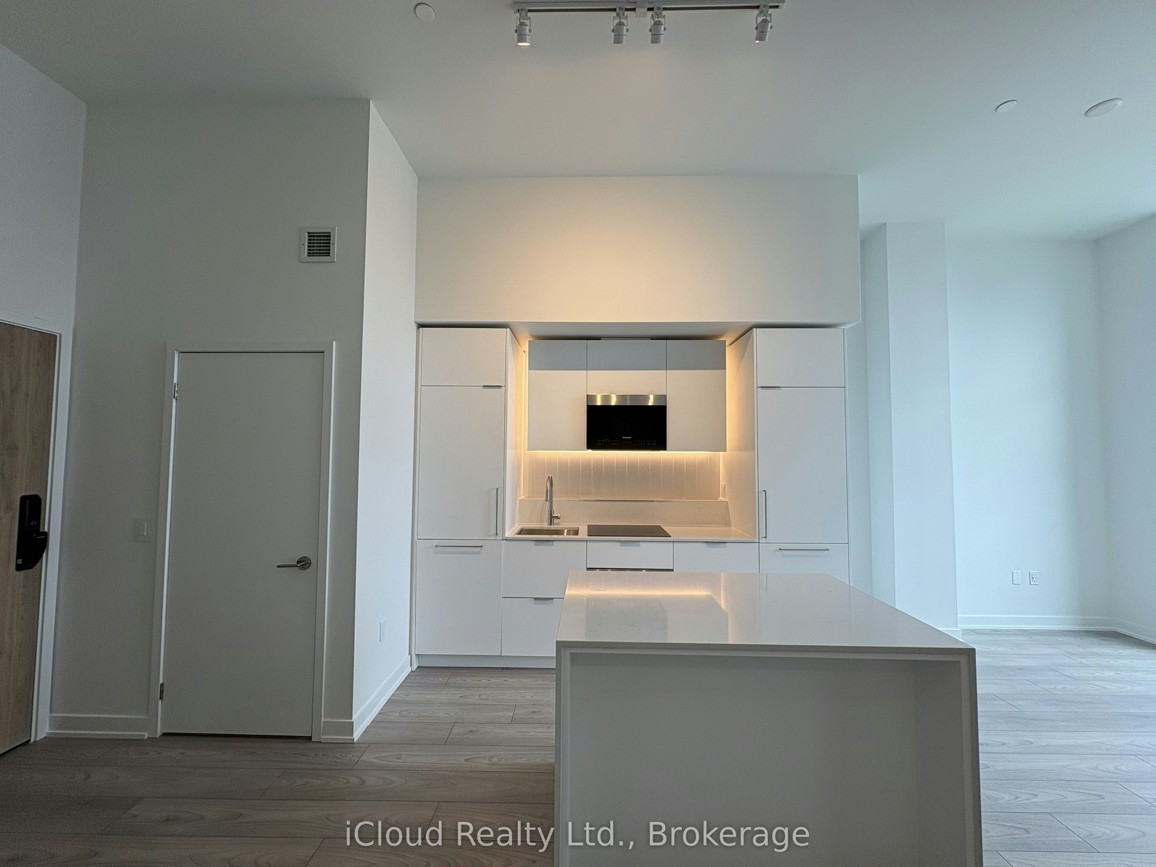 TH 02-1 Fairview Road, Mississauga, ON, L5A 0B4 - 4
